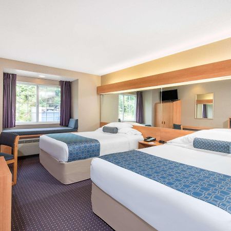 Microtel Inn & Suites By Wyndham Hazelton/Bruceton Mills Εξωτερικό φωτογραφία