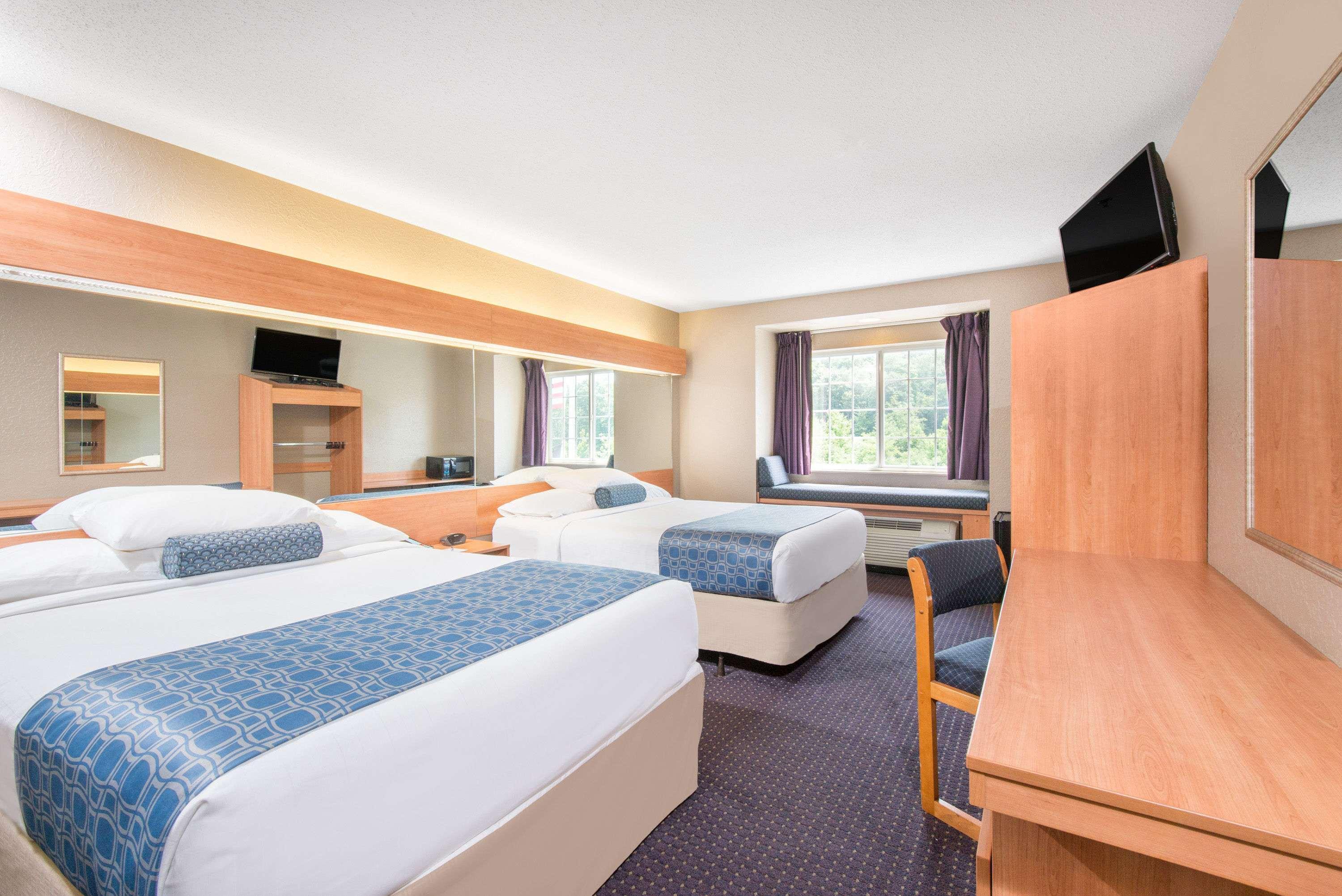 Microtel Inn & Suites By Wyndham Hazelton/Bruceton Mills Εξωτερικό φωτογραφία