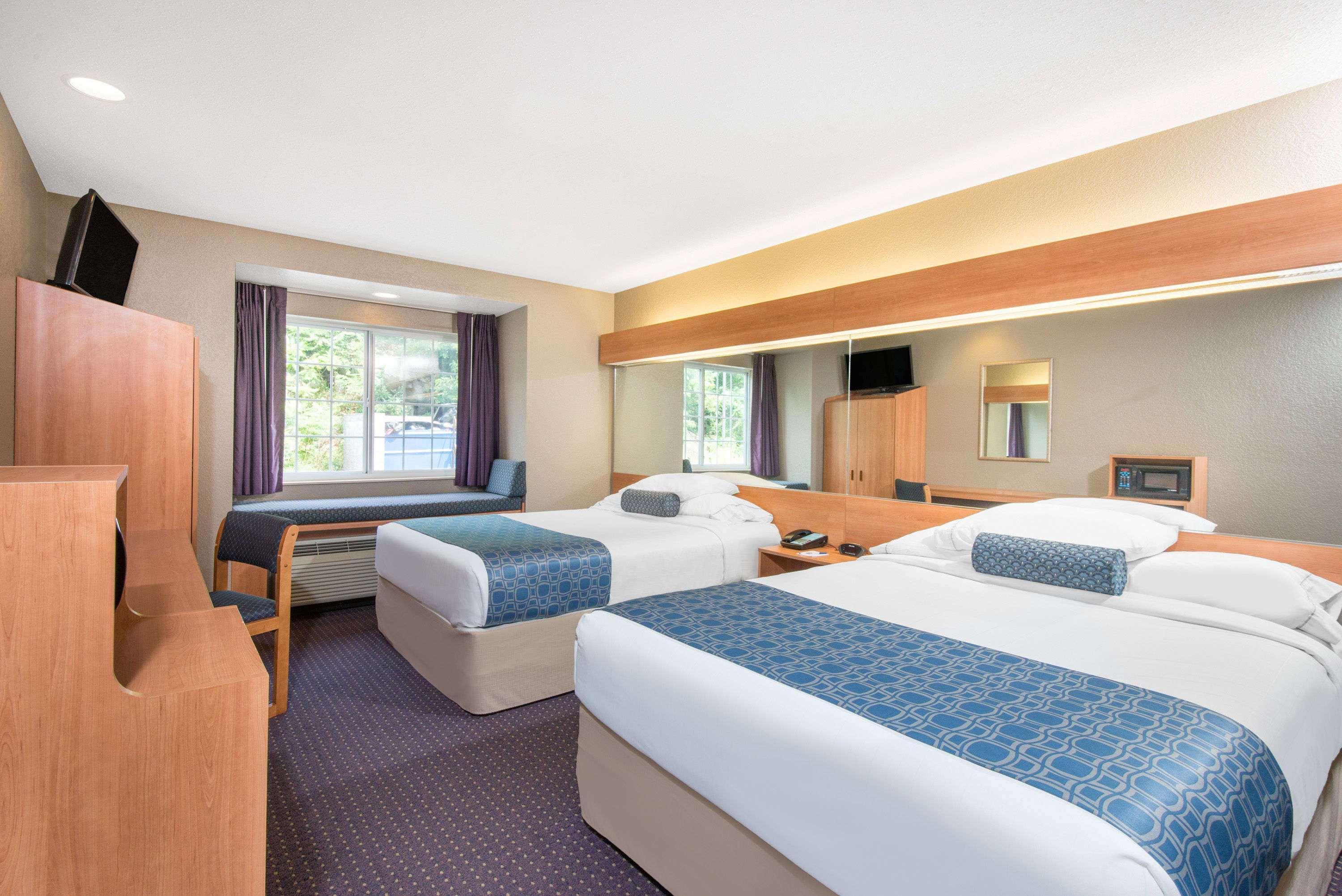 Microtel Inn & Suites By Wyndham Hazelton/Bruceton Mills Εξωτερικό φωτογραφία