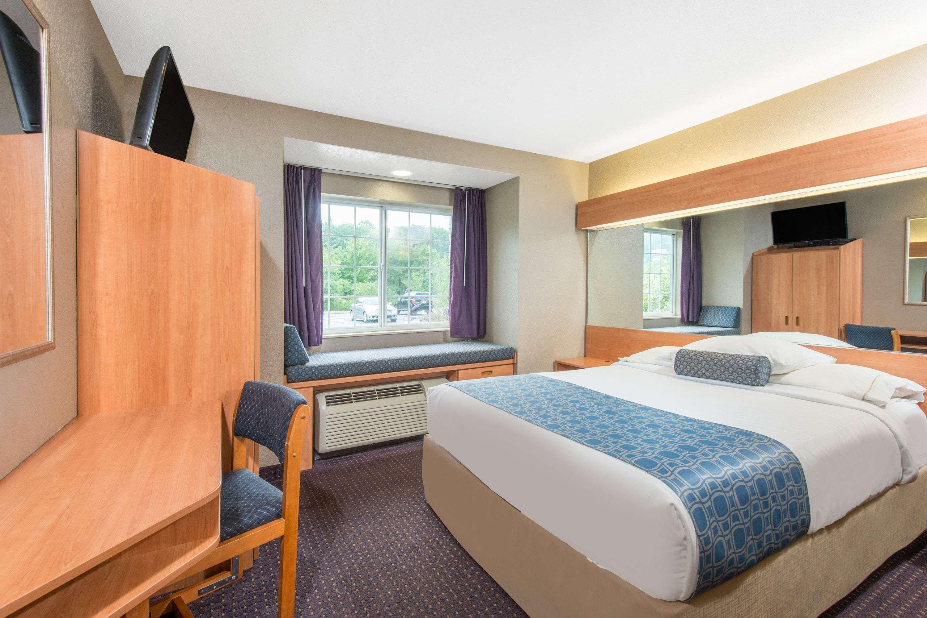 Microtel Inn & Suites By Wyndham Hazelton/Bruceton Mills Εξωτερικό φωτογραφία